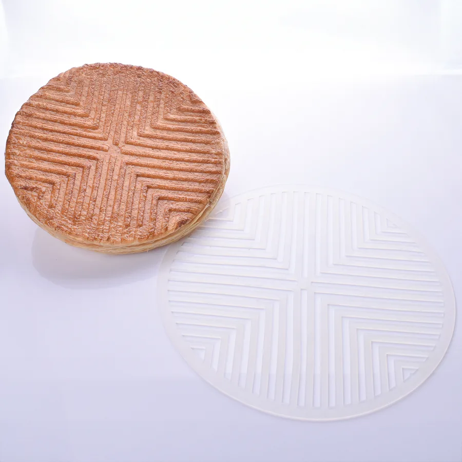 Galette avec pochoir parquet illDESIGN France